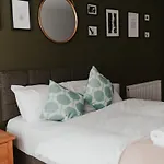 The Margate Sands Apartment - Margate Old Town - By Goldex Coastal Breaks